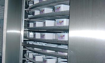 Freezing ice cream in spiral freezer